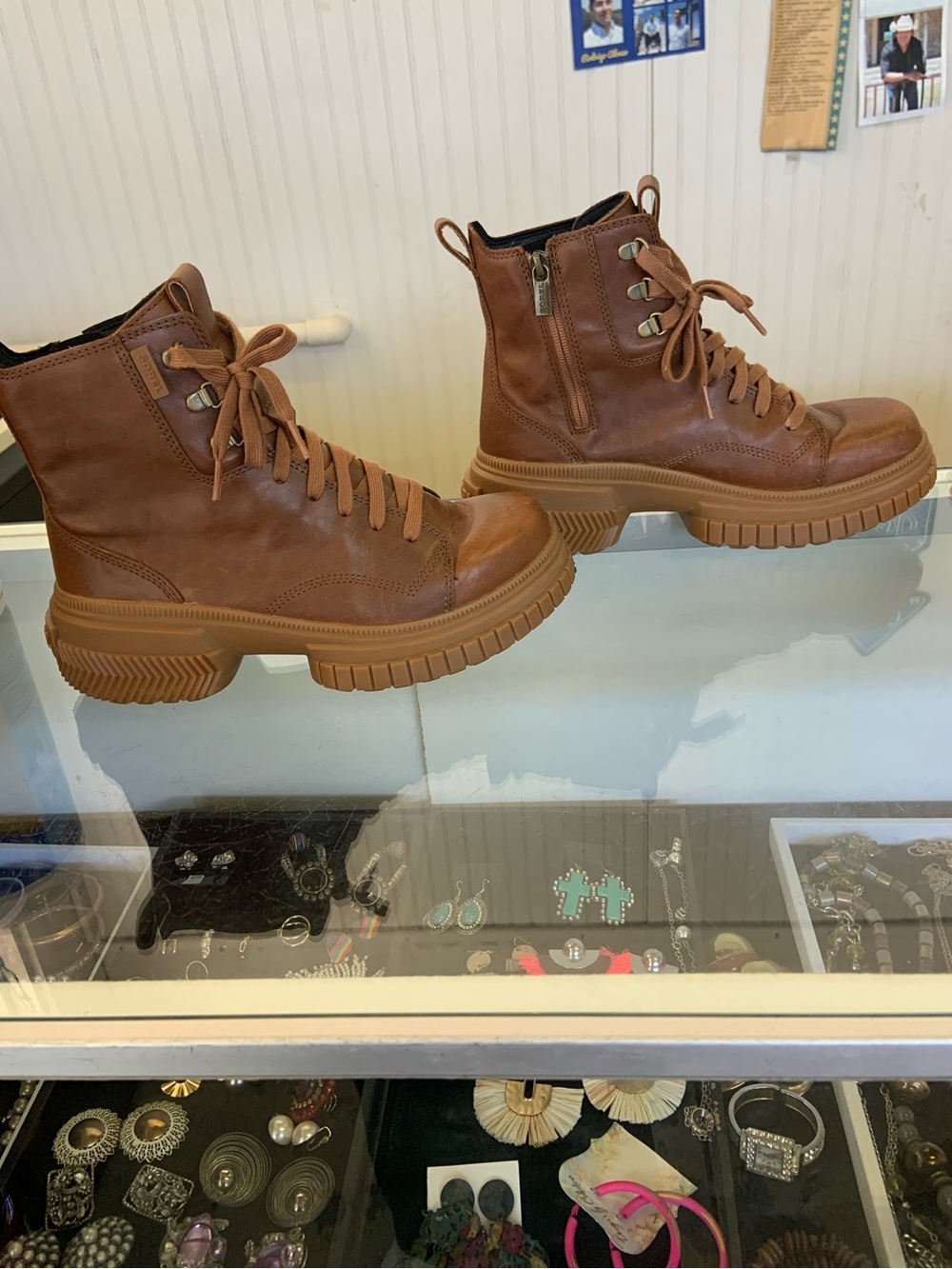 Sorel leather waterproof Boots in Cognac Brown